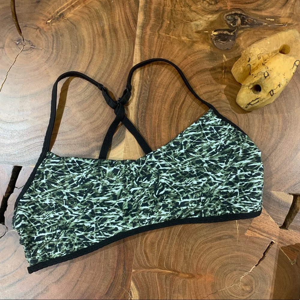 Lululemon sports bra